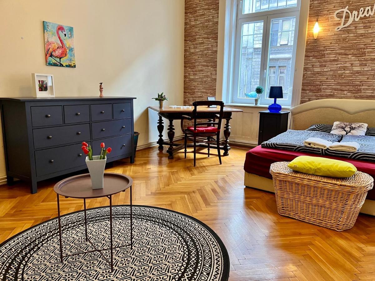Zen Hostel By Central Market بودابست المظهر الخارجي الصورة